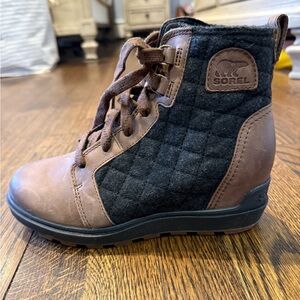 Sorel Brown Leather and Black Quilted Wedge Ankle Boot